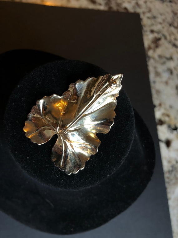 Vintage Judy Lee Brooch and Earring Set Gold Leaf and Rhinestones