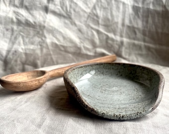 Ceramic spoon rest