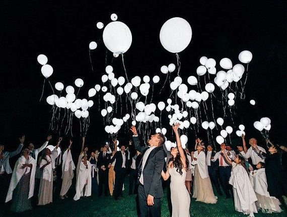 25 PACK / Palloncini LED bianchi / Perfetto per matrimoni, feste,  celebrazioni, memoriali, vacanze Palloncini, luci, corde incluse -   Italia