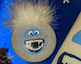 Abominable snowman glitter ornament // personalized christmas ornaments // Christmas tree ornaments