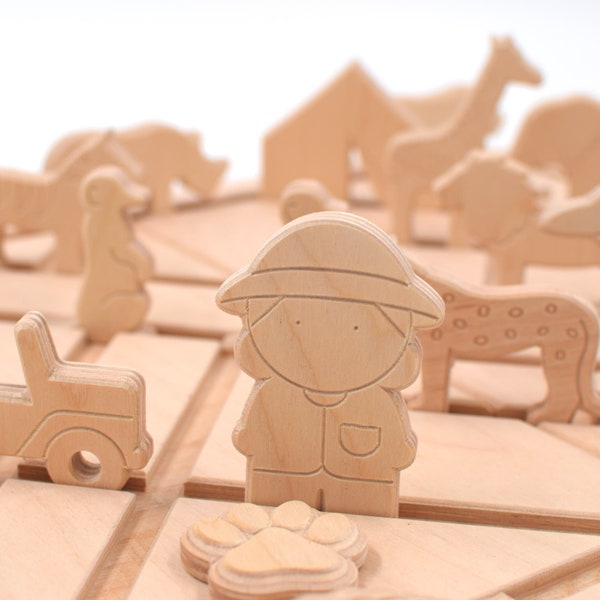 Starter set: Ikea playing board (Flisat) + 18 Safari figurines
