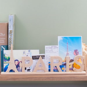 Paris, Briefständer aus Holz als Souvenir mit Eiffelturm: Individualisierbar mit Fotos und Tickets