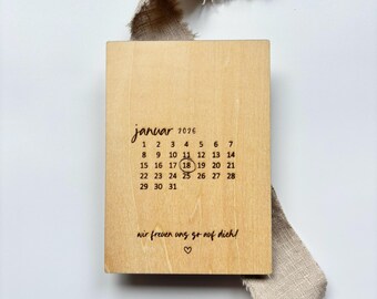 Postkarte mit Kalender aus Holz "Vorfreude" als Schwangerschaftsankündigung mit Geburtsdatum Baby als Geschenkidee