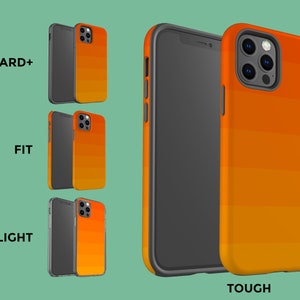Puede incluir: Cuatro fundas de tel&eacute;fono diferentes con un dise&ntilde;o degradado naranja y amarillo. Las fundas est&aacute;n etiquetadas como "CARD+", "FIT", "LIGHT" y "TOUGH".