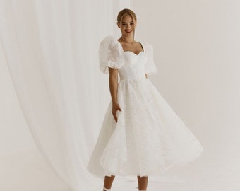 Robe de mariée à manches bouffantes | Robe bouffante en organza | Robe mi-longue duveteuse | Robe de mariée princesse | Robe de mariée midi | Robe de fiançailles