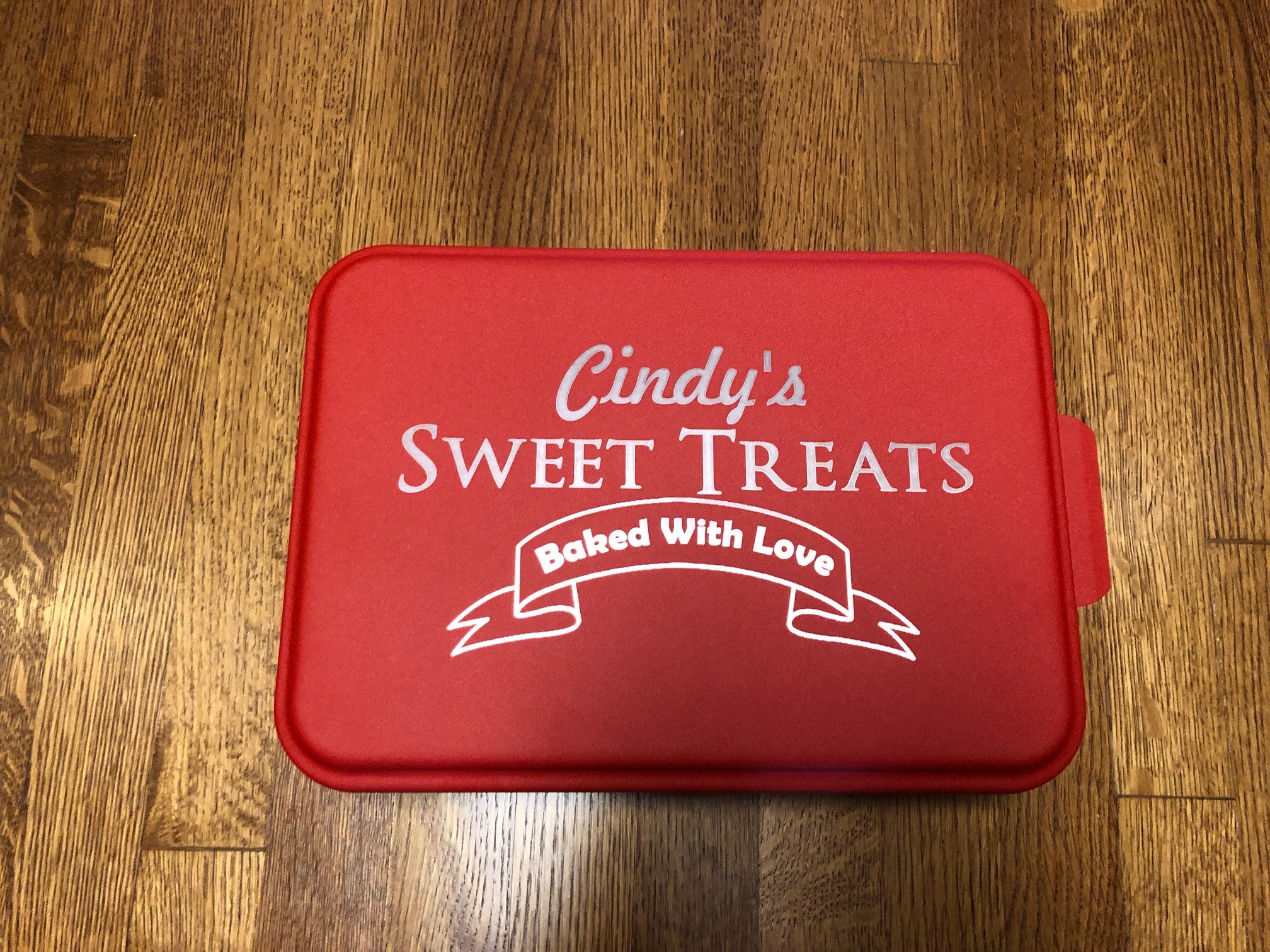 Personalized cake pan with engraved lid Etsy
