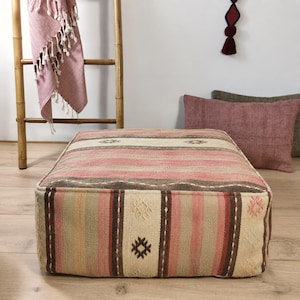 Vintage Turkish Kelim Poef Cover - Vervaagde tinten - Vloerkussen - Vierkant 60x60x30 - Boho Home Decor - One of a Kind
