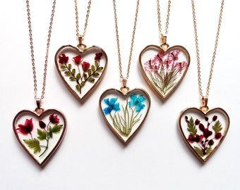 Pressed flower Necklace, Resin jewelry, Dried Flower Jewellery, Botanical Necklace, Flower gift for bridesmaids, Minimalist jewelry