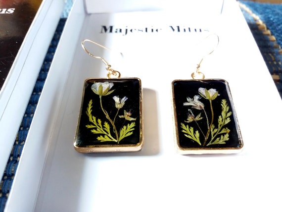 Real flowers resin earrings botanical drop earrings Valentine/'s Day gift Mother/'s Day gift