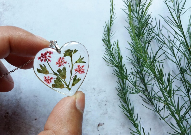 Geperste bloemenketting, echte bloemsieraden, botanische bloemenketting, sterling zilveren ketting, bloemenvalentijnscadeau afbeelding 2