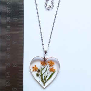 Geperste bloemenketting, echte bloemsieraden, botanische bloemenketting, sterling zilveren ketting, bloemenvalentijnscadeau afbeelding 9