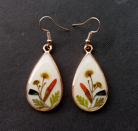 Real flowers resin earrings botanical drop earrings Valentine/'s Day gift Mother/'s Day gift