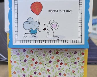 Calendario de escritorio con un adorable ratón hecho a mano