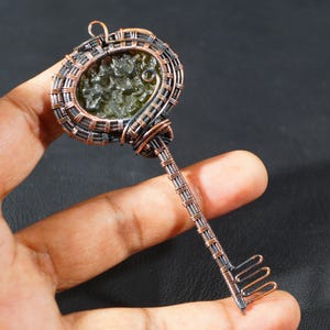 Moldaviet edelstenen massief koperen sleutel hanger koperdraad gewikkeld handgemaakte sieraden koperen ketting sieraden 5e verjaardag cadeau geoxideerde sieraden
