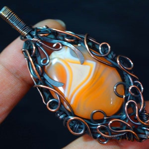 Ciondolo in agata arancione, ciondolo avvolto in filo di rame, collane con ciondolo in agata, gioielli in rame fatti a mano, gioielli in filo di ferro, regalo per lei