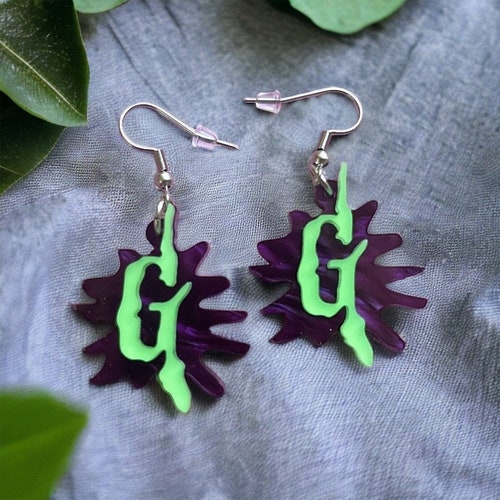 Boucles d'oreilles chair de poule phosphorescentes - Chic effrayant pour les fashionistas intrépides, boucles d'oreilles d'Halloween, boucles d'oreilles d'horreur, fête des années 90, nostalgie