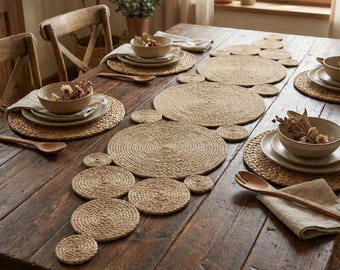 Bieżnik z juty szyty ręcznie, rustykalny element centralny w stylu wiejskim, mata do jadalni w stylu boho