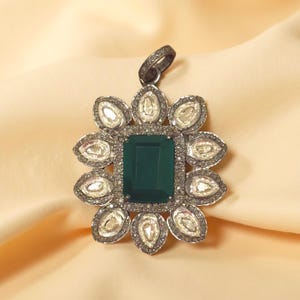 Exquisite Emerald & Polki Diamond Flower Pendant - Handcrafted Artisan Jewelry
