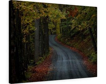 Windy Road in Noord-Pomfret, Vermont blad gluren de herfst bladeren.