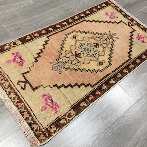 Vintage Pastel Small Turkish Rug-Vintage Bohemian Small Persian Rug-Small Anatolian Oushak Rug-Small Bathroom Floor Mat-Tribal Welcome Mat