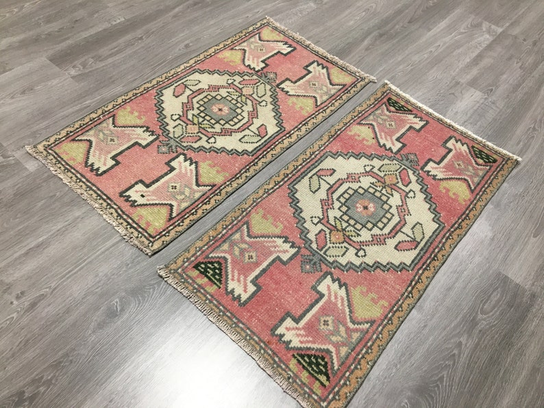 Vintage small rug, Rug for entry, Rug mat Persian, Small area rug, Rugs and mats, Door mat, Kitchen mats, Chic Rugs, Deco rugs, Floor rugs, Authentic small rugs, Decorative small rugs,, Entrance Rug, Welcome mat, Pink Persian Rug, Kidsroom Rug