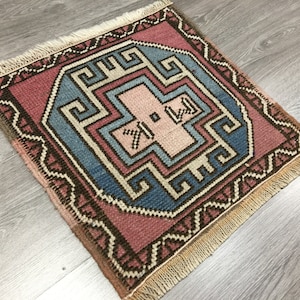 Vintage Small Square Oushak Rug (1.4'' x 1'5'')