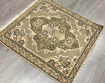 bathroom floor mat,rug mat persian,vintage small rug,rug for entry,rug for badroom,small rugs,rug persian mat,small area rug,bath mats,rugs