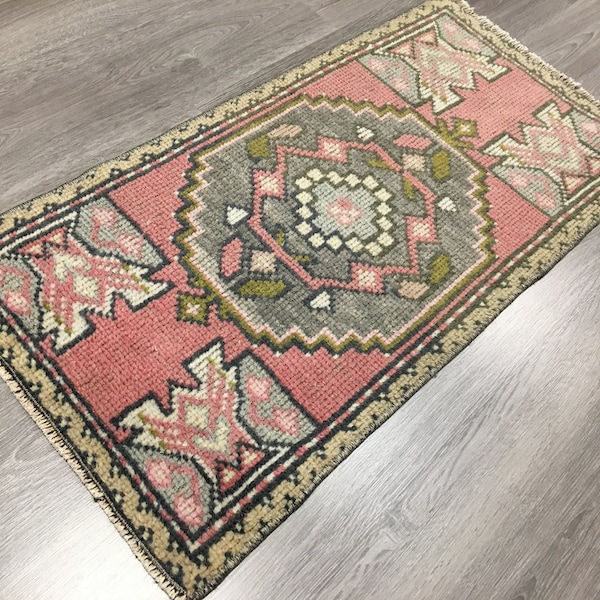 Klein Turks gedempt Anatolisch Oushak-wollen tapijt (1'7" x 3' ft)