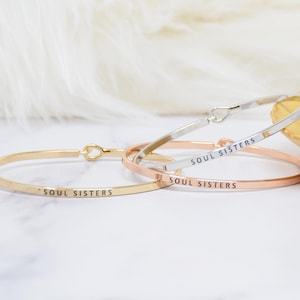 Soul sisters - Bracelet Bangle with Message for Women Girl Daughter Wife Holiday Anniversary Special Gift