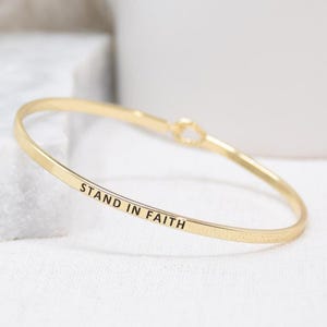 Sisters Make Best Friends - Bracelet Bangle with Message for Women Girl Daughter Wife Holiday Anniversary Special Gift