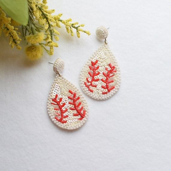 Baseball Earring, Cheer Team, Beaded Earrings, Gift ideas, Sport Earrings, Cheer Earrings, Woman's Earrings, Statement Earrings