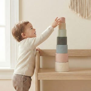 Juego de tazas apilables de silicona Montessori / Juguetes de baño encajables / Motricidad fina para el primer cumpleaños del bebé