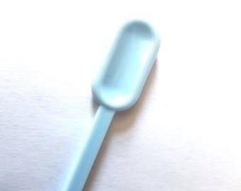 Hellblauer Celeste Acetat Haarstab mit griffreundlichem Topper Nutzlänge 11,9  cm