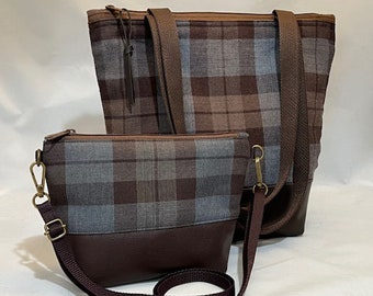 Fraser Tartan Bag of Scottish Wool, Leather Bottom, Over Shoulder Zipped Purse or Crossbody Bag, Womens Gift, Mothers Day, Outlander Lovers