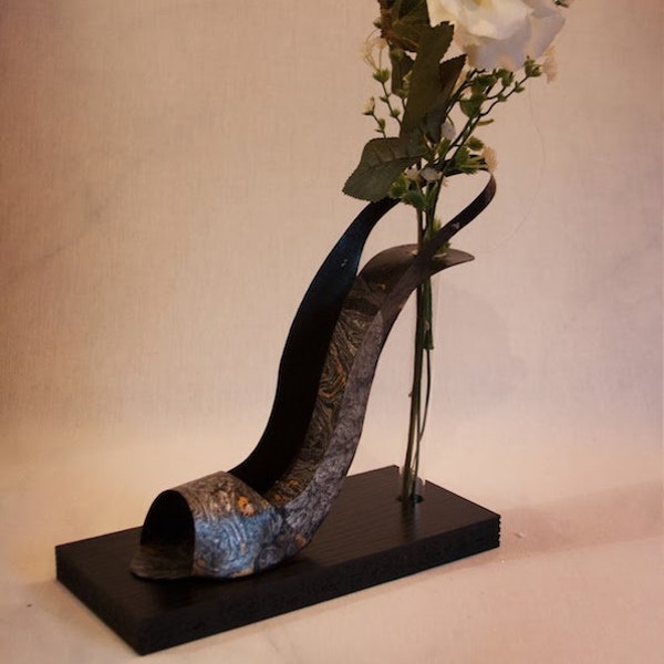 Vase als auffallende Deko oder Geschenkidee,  außergewöhnliches Geschenk, Blumenvase als Schuh high heel, Schuhliebhaber und Schuhsammler