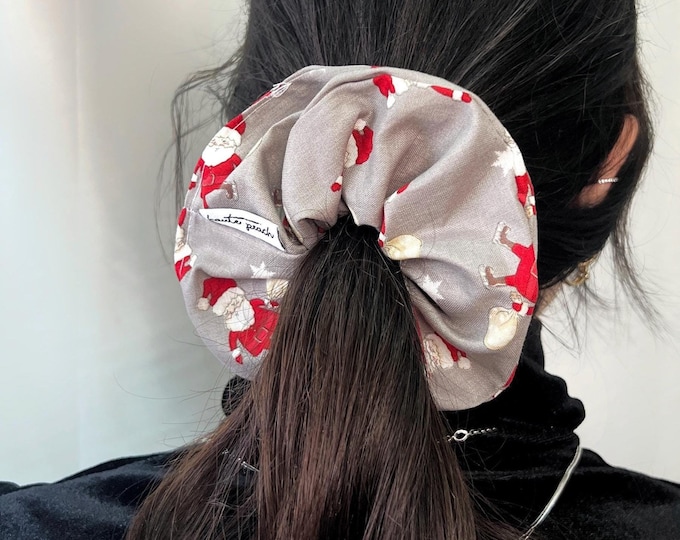 Santa Scrunchy