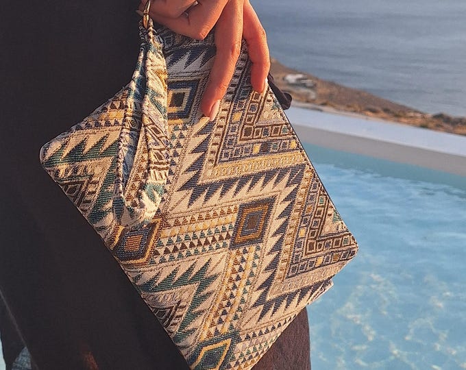 Inkas Clutch