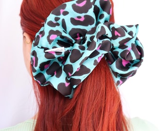 PopLeo GIGA Scrunchy