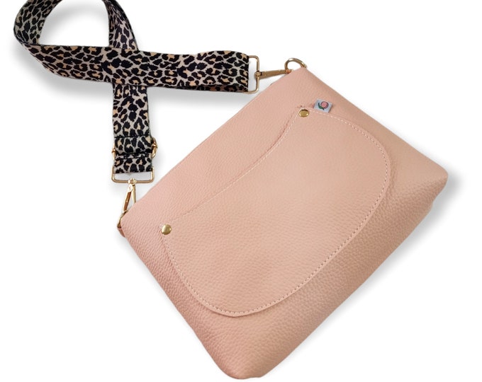 Dreamy shoulder bag in Peachy Pink