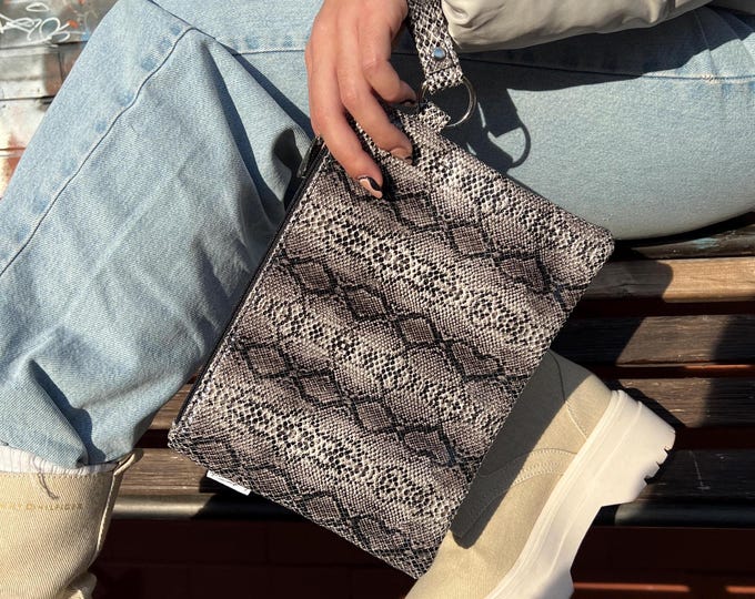 Glossy Snake Clutch