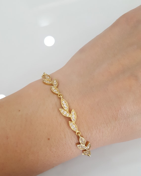 Buy Beautiful Diamond Bracelet Online | ORRA