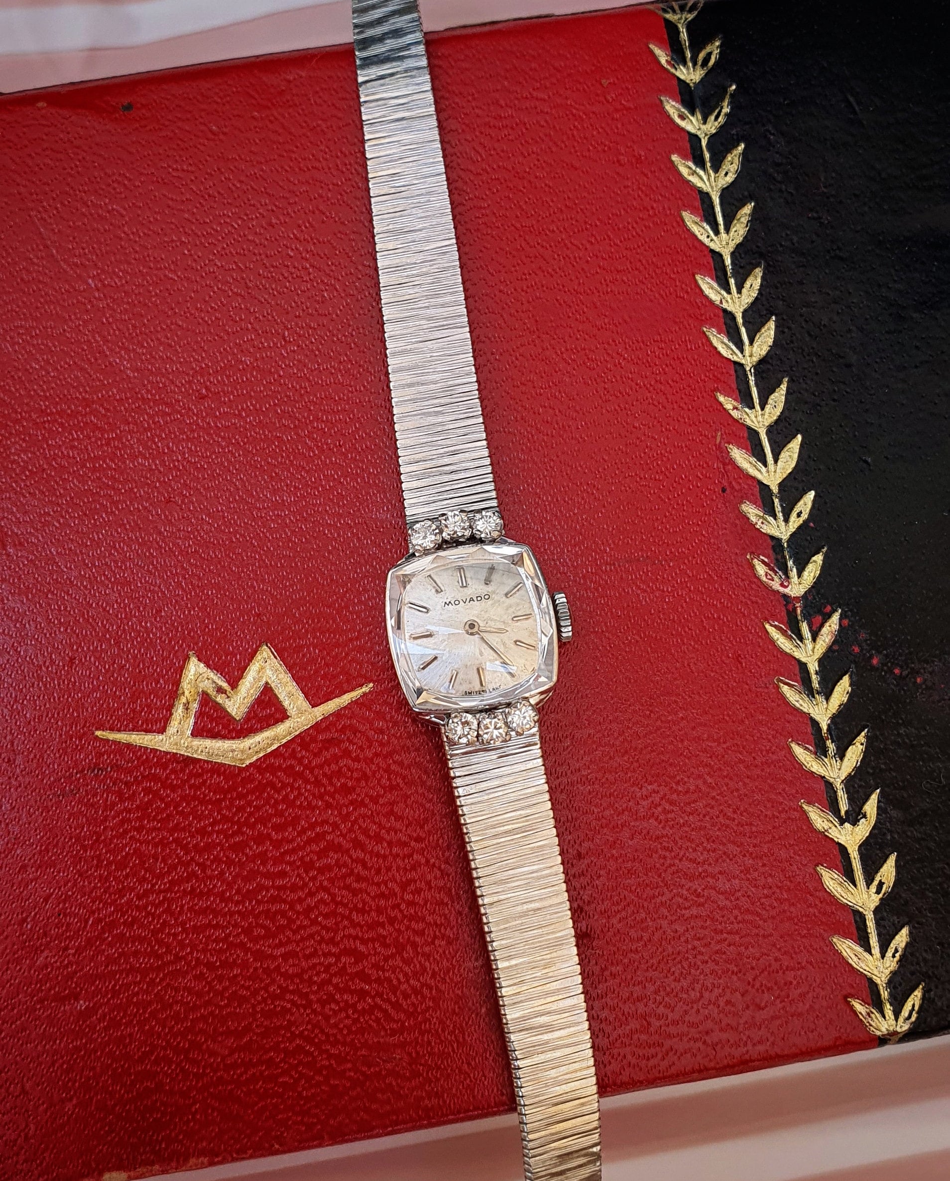 Montre movado store ancienne prix