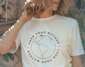 Camiseta "Ama a tu Madre Tierra": Bella + Canvas Cotton Tee