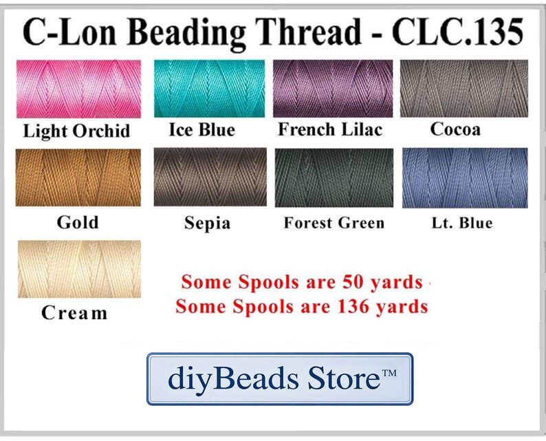 Peut inclure: Nuancier de fil de perlage C-Lon CLC.135 pr&eacute;sentant neuf bobines en Light Orchid, Ice Blue, French Lilac, Cocoa, Gold, Sepia, Forest Green, Lt. Blue et Cream. Le texte indique que certaines bobines font 50 yards et d'autres 136 yards.
