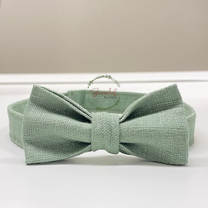 Puede incluir: Una pajarita de lino verde salvia. La pajarita está atada y lista para usar.