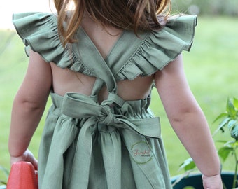 Vestido vintage de lino de niña de flores, vestido de dama de honor boho, niña de flores de playa para niños pequeños de lino, vestido de bautizo de pinafore rústico clásico,