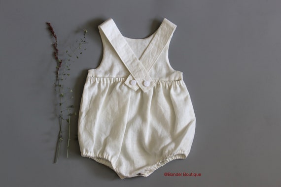 white pants outfit for women