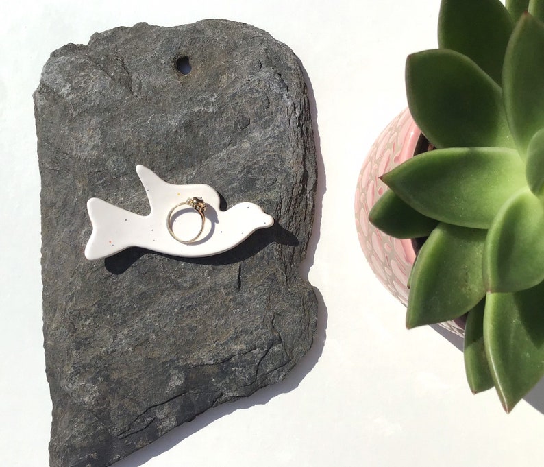 Hen party gift bag Bridesmaid Gift for woman Tiny jewellery dish Tiny bird ring dish Tiny ring dish Handmade ceramic bird ring dish