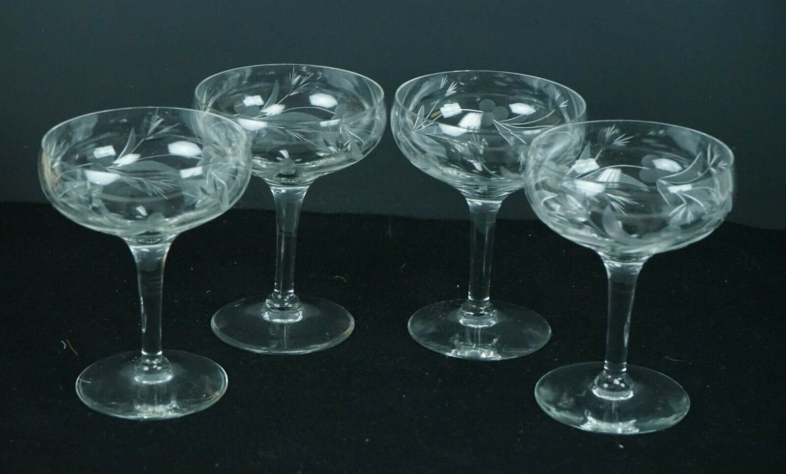 4 Flute Champagne Glasses Sherbet Fancy Drinks Clear Glass 7.75 Tall  Vintage 