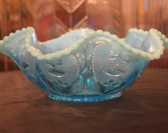Floral Design Vintage Light Blue Opalescent Lace Wavy Serving Small Candy Dish 